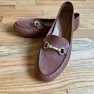 Born Tan Soft Leather Loafers with Gold Accent sz 7 1/2 Preppy Quiet Luxury